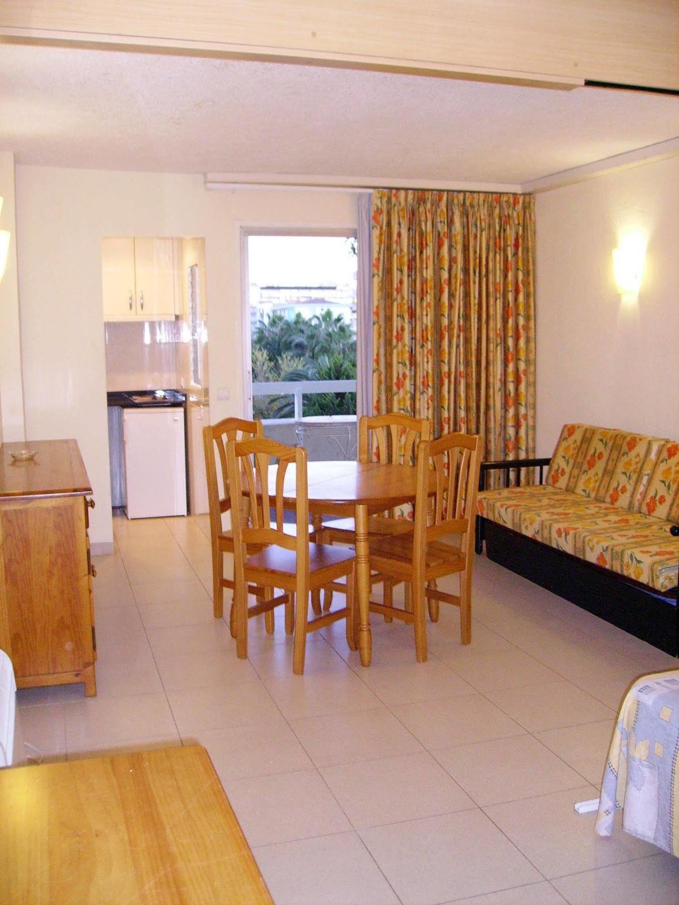 Apartamentos Alboran-Arysal Salou Exteriér fotografie