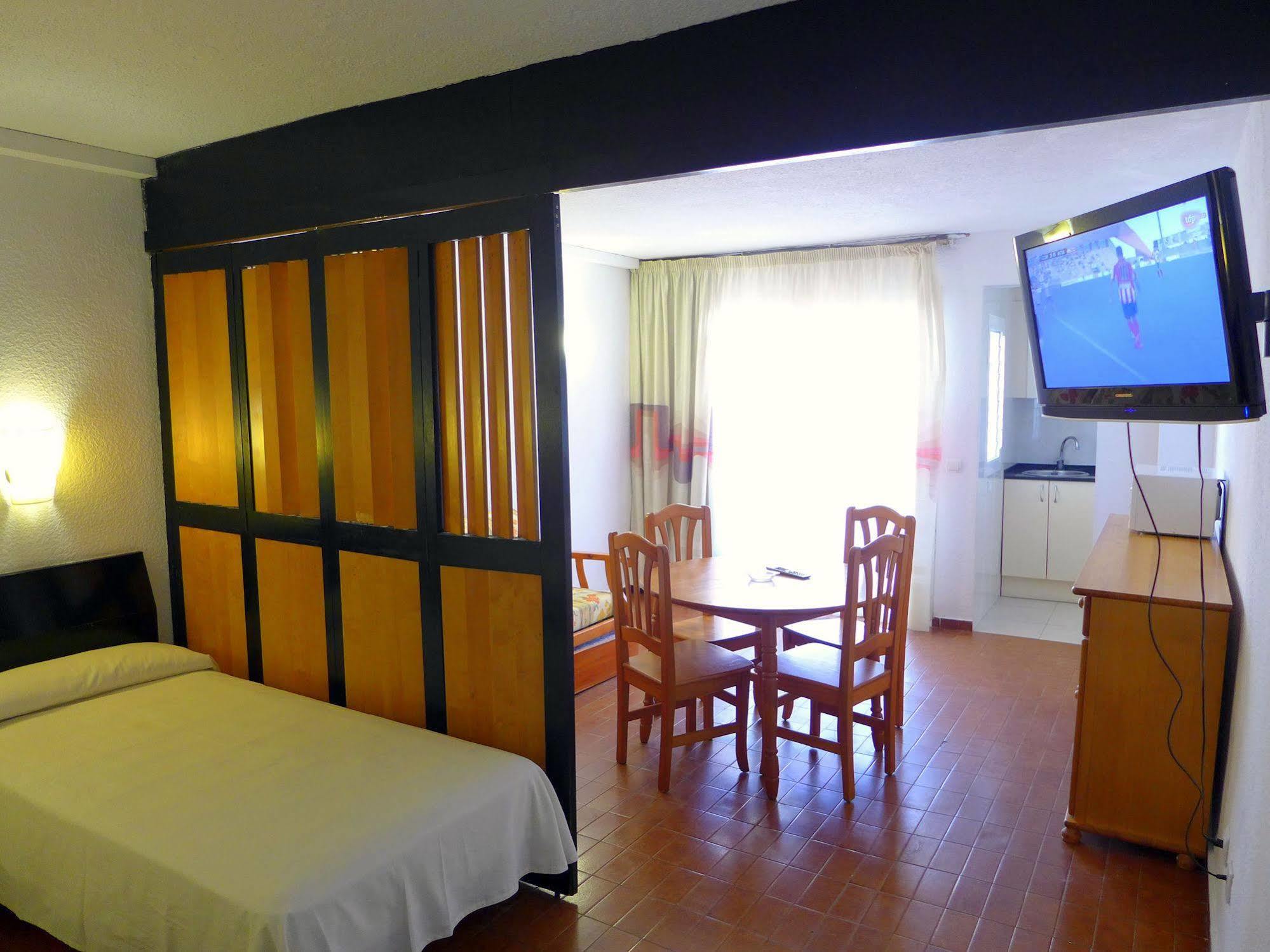 Apartamentos Alboran-Arysal Salou Exteriér fotografie
